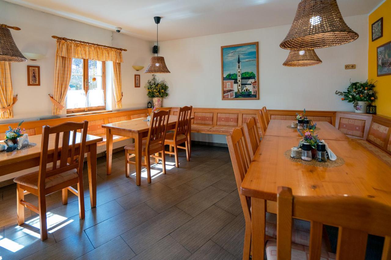 Pension U Kostela Frymburk Exteriér fotografie