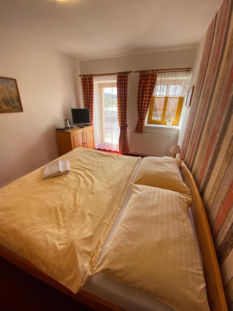Pension U Kostela Frymburk Exteriér fotografie